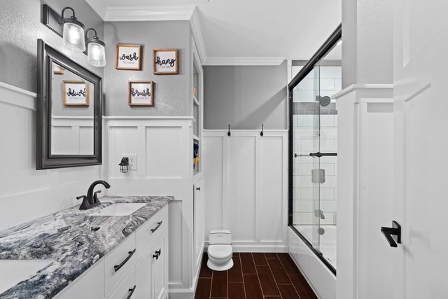 3689 Suzanne Way, Redding, CA 96002