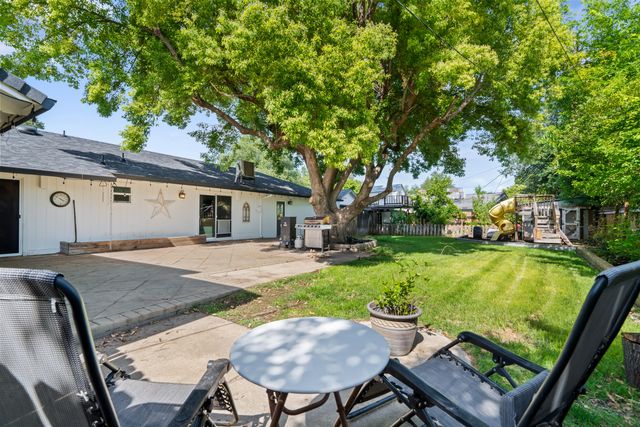 3689 Suzanne Way, Redding, CA 96002