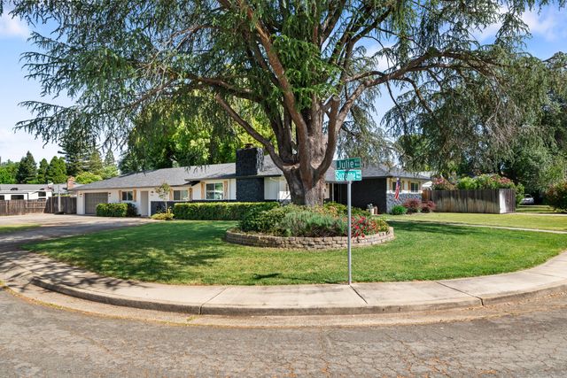 3689 Suzanne Way, Redding, CA 96002