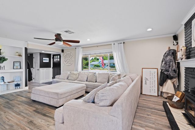 3689 Suzanne Way, Redding, CA 96002