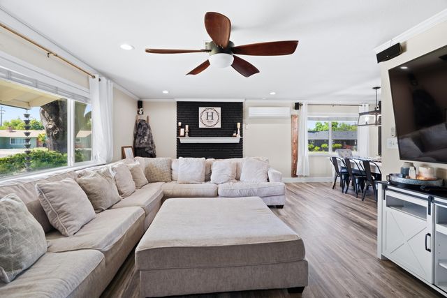 3689 Suzanne Way, Redding, CA 96002