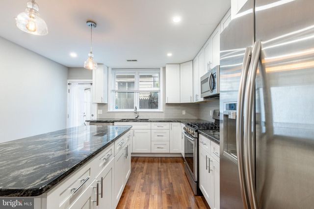 1039 TREE ST, Philadelphia, PA 19148
