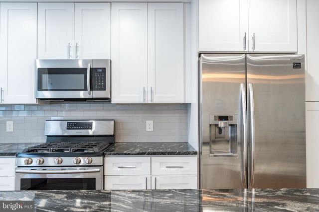 1039 TREE ST, Philadelphia, PA 19148