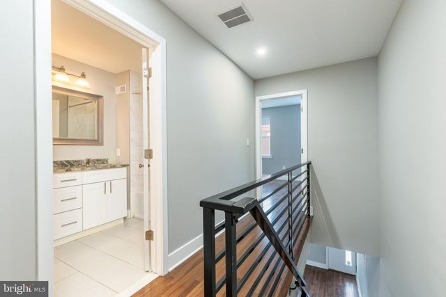 1039 TREE ST, Philadelphia, PA 19148