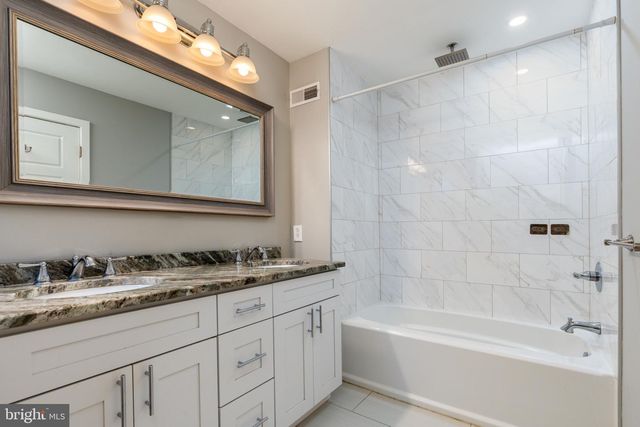 1039 TREE ST, Philadelphia, PA 19148
