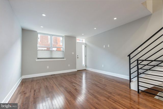 1039 TREE ST, Philadelphia, PA 19148
