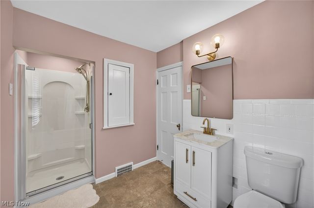 2623 Charney Road, University Heights, OH 44118