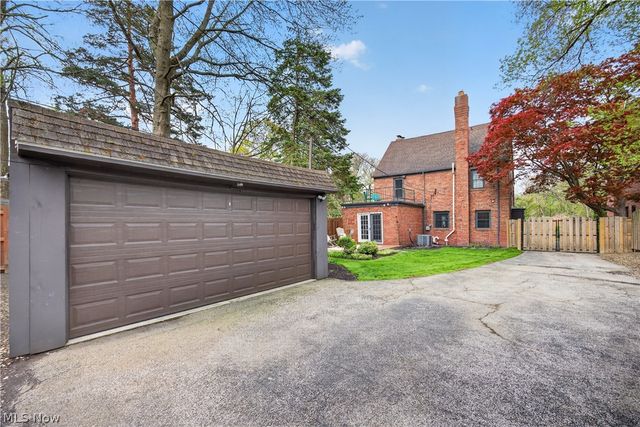 2623 Charney Road, University Heights, OH 44118