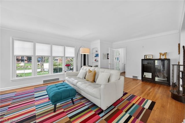 2623 Charney Road, University Heights, OH 44118