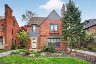 2623 Charney Road, University Heights, OH 44118