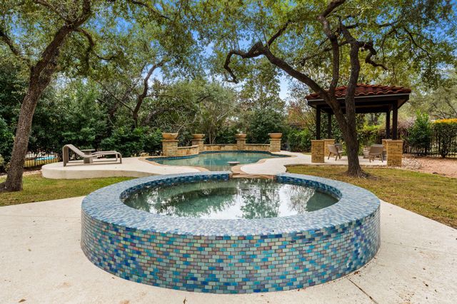 11501 Firethorn CT, Austin, TX 78732