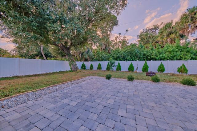 5231 S CHAMBERLAIN BOULEVARD, North Port, FL 34286