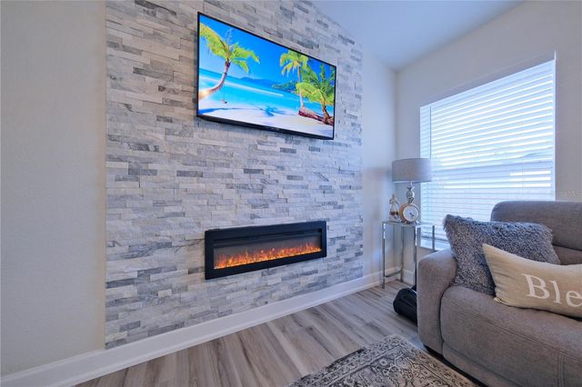 5231 S CHAMBERLAIN BOULEVARD, North Port, FL 34286