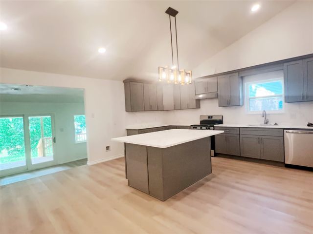 127 Camino Robles, Gun Barrel City, TX 75156