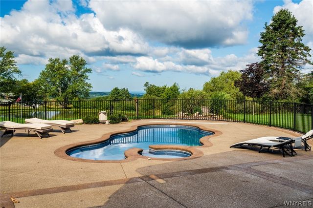 7205 Liebler Road, Boston, NY 14033