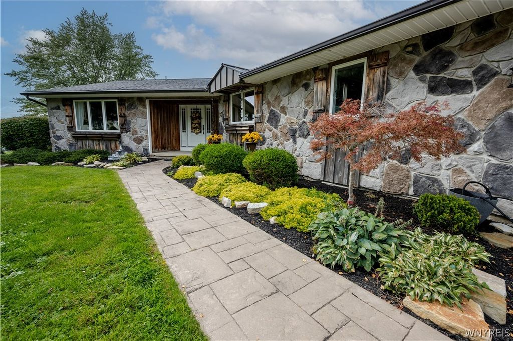 7205 Liebler Road, Boston, NY 14033