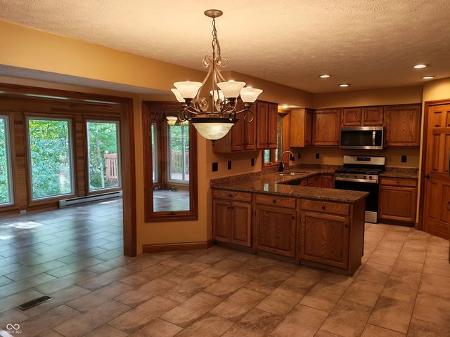 6229 Catalpa Drive, Avon, IN 46123