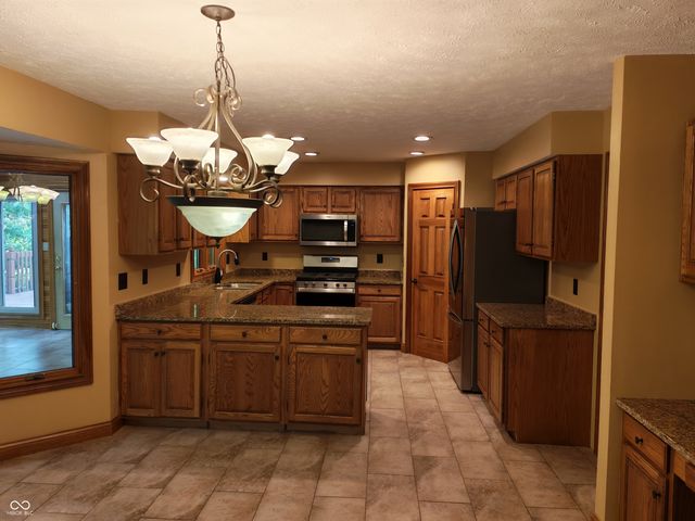 6229 Catalpa Drive, Avon, IN 46123