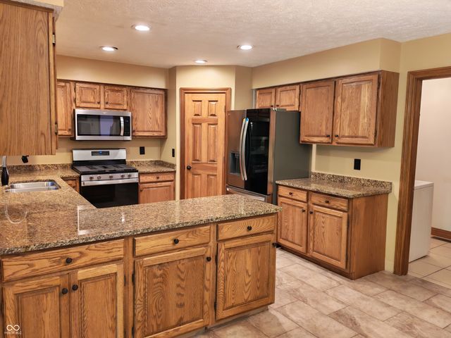 6229 Catalpa Drive, Avon, IN 46123