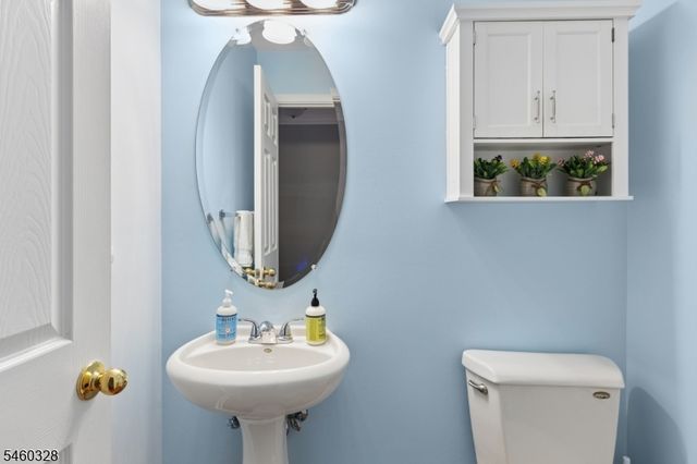 402 Donato Cir, Scotch Plains Twp., NJ 07076