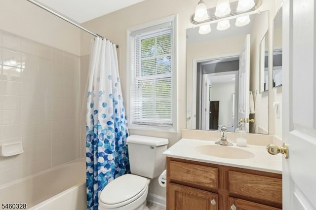 402 Donato Cir, Scotch Plains Twp., NJ 07076