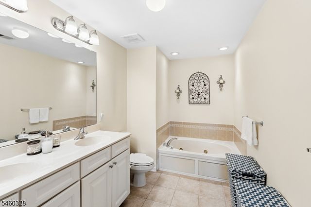 402 Donato Cir, Scotch Plains Twp., NJ 07076