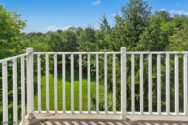 402 Donato Cir, Scotch Plains Twp., NJ 07076