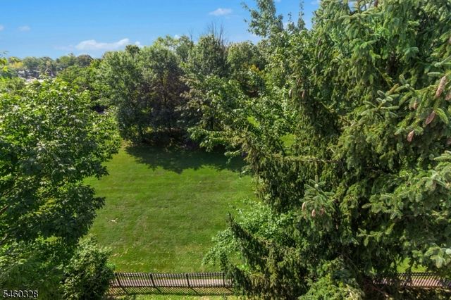 402 Donato Cir, Scotch Plains Twp., NJ 07076
