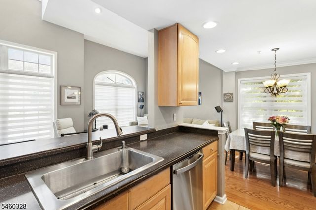 402 Donato Cir, Scotch Plains Twp., NJ 07076