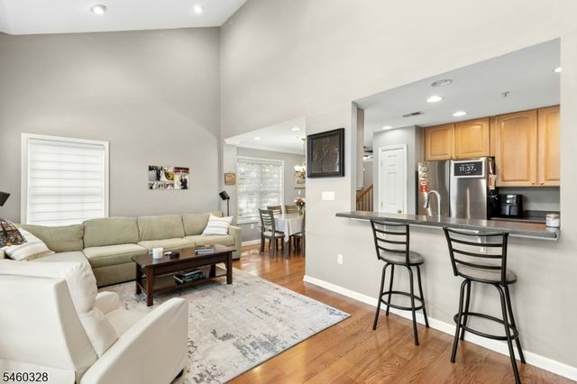 402 Donato Cir, Scotch Plains Twp., NJ 07076