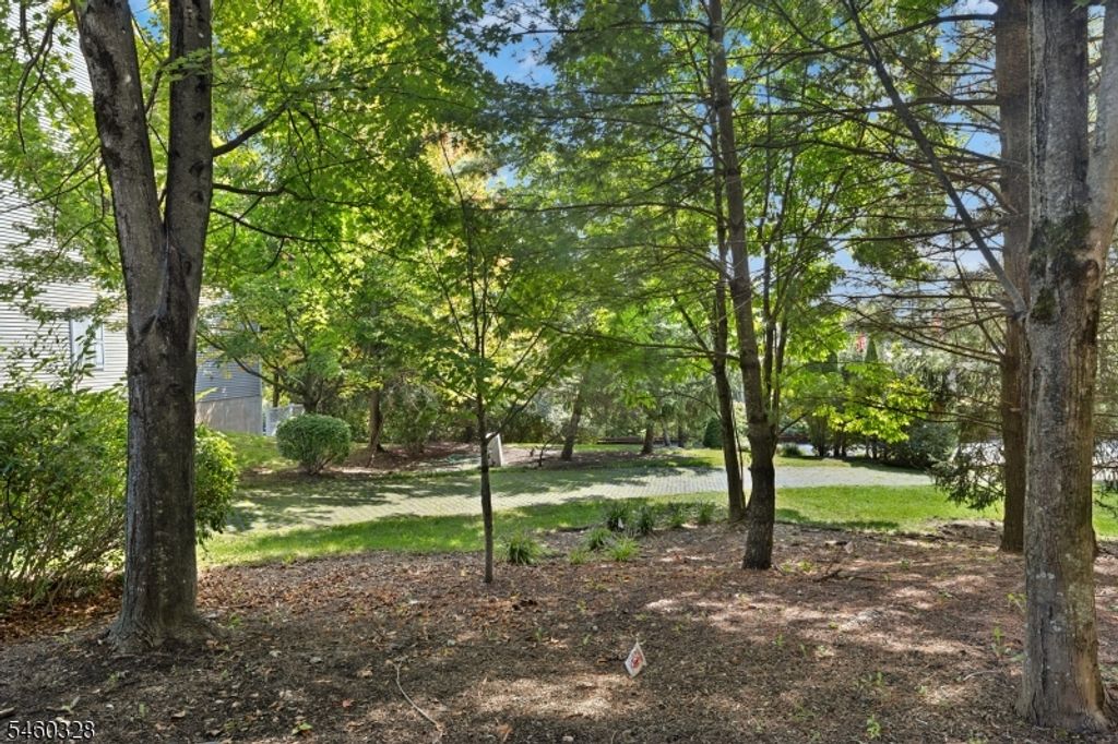 402 Donato Cir, Scotch Plains Twp., NJ 07076 — photo 3