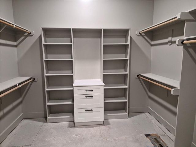 4913 146th Street, Basehor, KS 66007