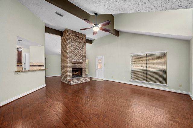 1915 Creek Valley Lane, Sugar Land, TX 77478