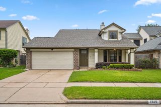 1915 Creek Valley Lane, Sugar Land, TX 77478