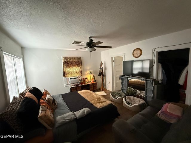 3122 WYOMING Avenue, El Paso, TX 79903