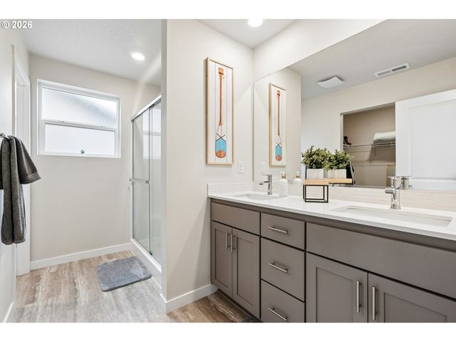 9336 Se MIDDLETON St, Happy Valley, OR 97086