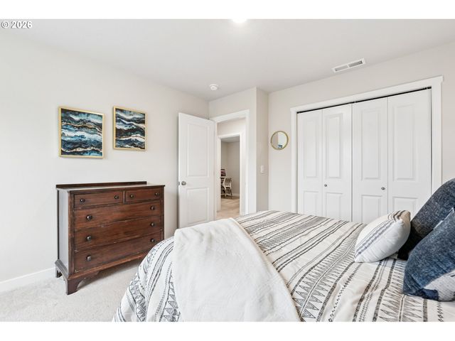 9336 Se MIDDLETON St, Happy Valley, OR 97086