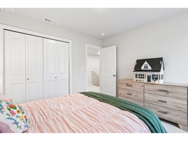 9336 Se MIDDLETON St, Happy Valley, OR 97086