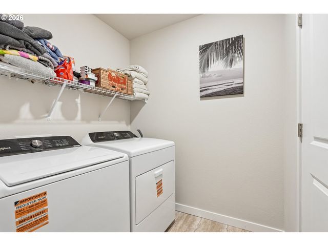 9336 Se MIDDLETON St, Happy Valley, OR 97086