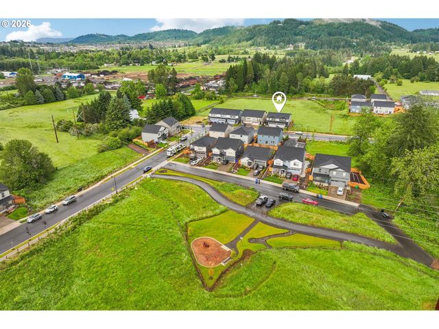 9336 Se MIDDLETON St, Happy Valley, OR 97086