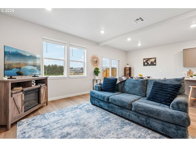 9336 Se MIDDLETON St, Happy Valley, OR 97086