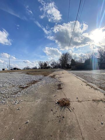 1624 W Kearney Street, Springfield, MO 65803