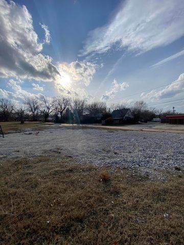 1624 W Kearney Street, Springfield, MO 65803