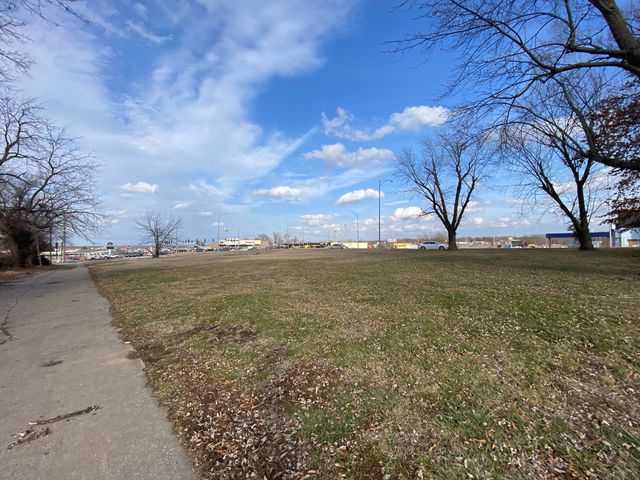 1624 W Kearney Street, Springfield, MO 65803