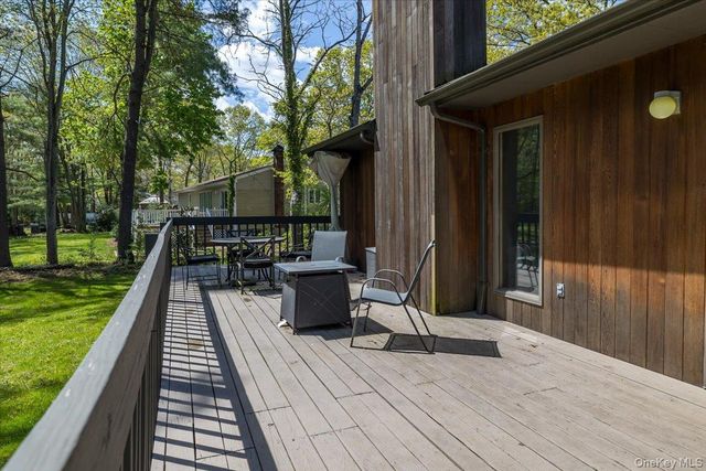 363 Miller Place Road, Miller Place, NY 11764