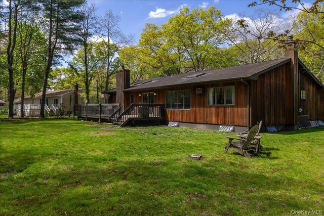 363 Miller Place Road, Miller Place, NY 11764