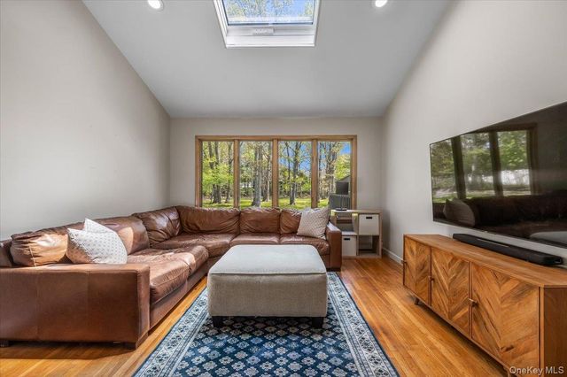 363 Miller Place Road, Miller Place, NY 11764