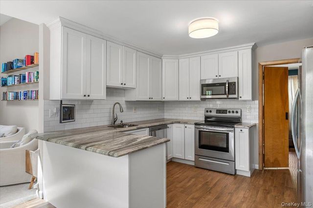 363 Miller Place Road, Miller Place, NY 11764