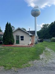 115 Jackson Street, Brooklyn Village, MI 49230