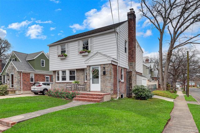 31 Carol Street, Lynbrook, NY 11563